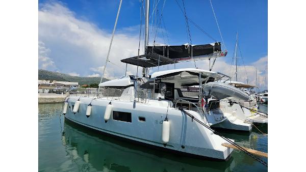 Lagoon 42