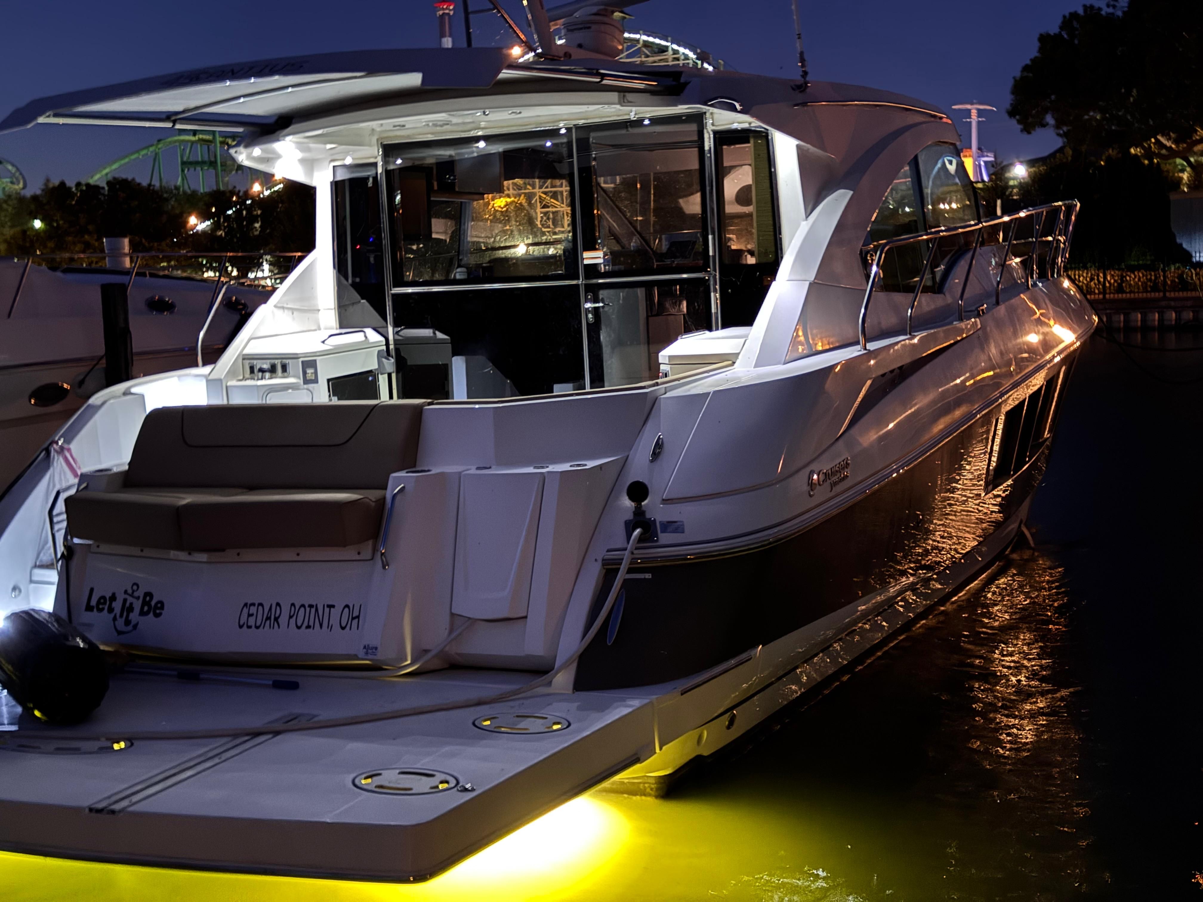 2014 Cruisers Yachts 45 Cantius