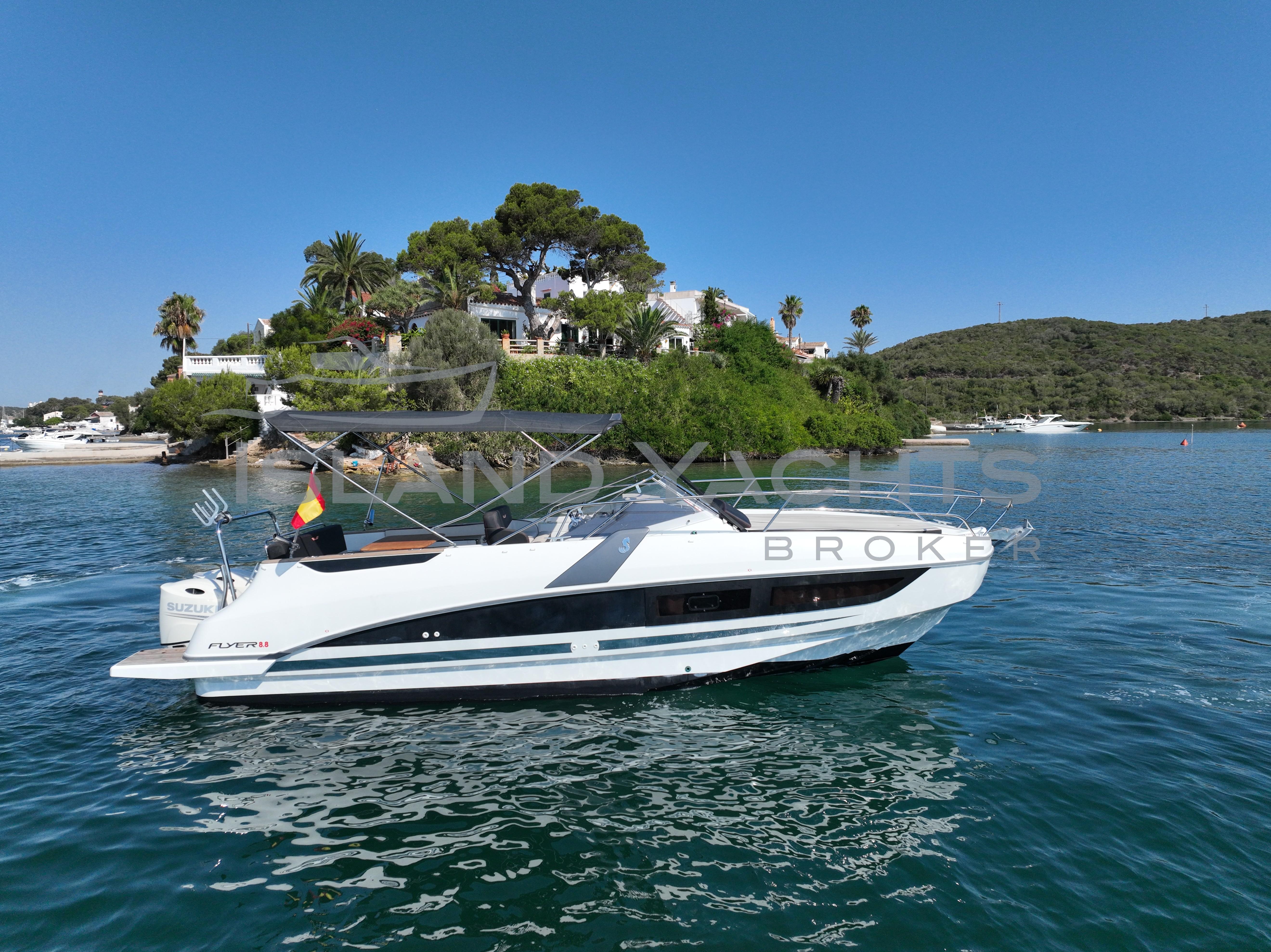2018 Beneteau Flyer 8.8 Sundeck