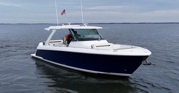 2023 Tiara Yachts 38 LS