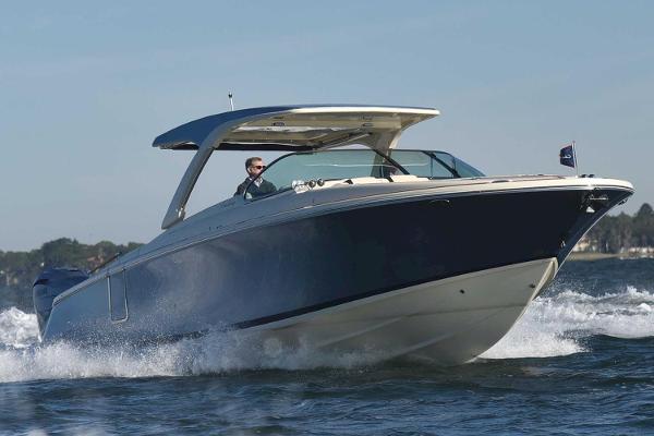 2025 Chris-Craft Launch 35 GT