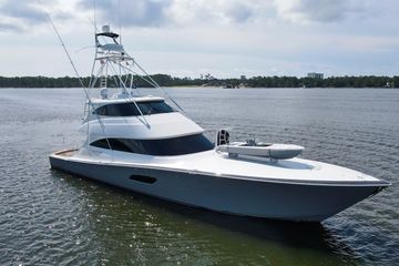 2016 Viking 92 Enclosed Bridge