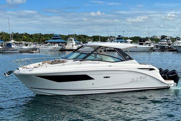 2019 Sea Ray Sundancer 320 Outboard