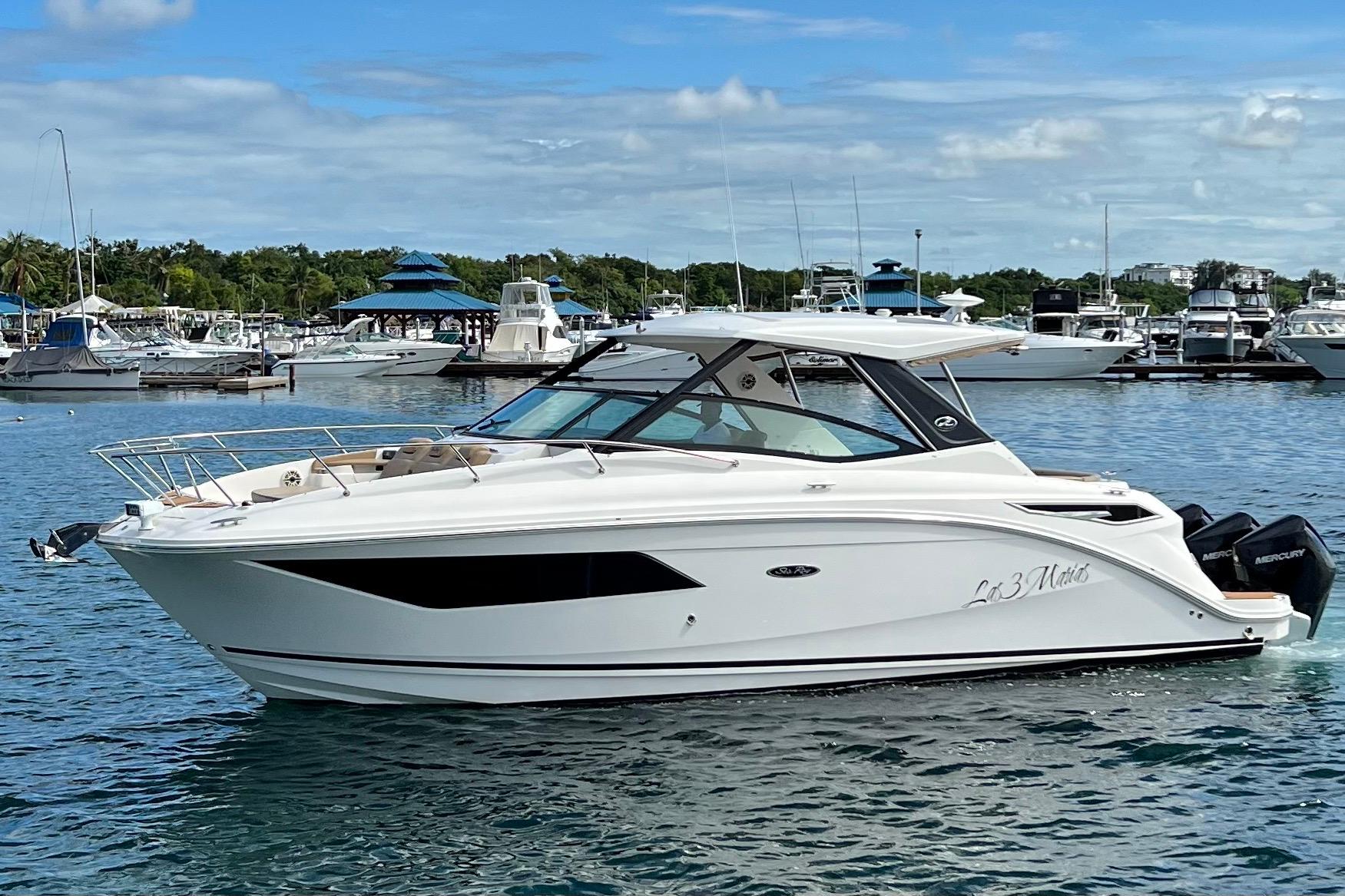 2019 Sea Ray Sundancer 320 Outboard