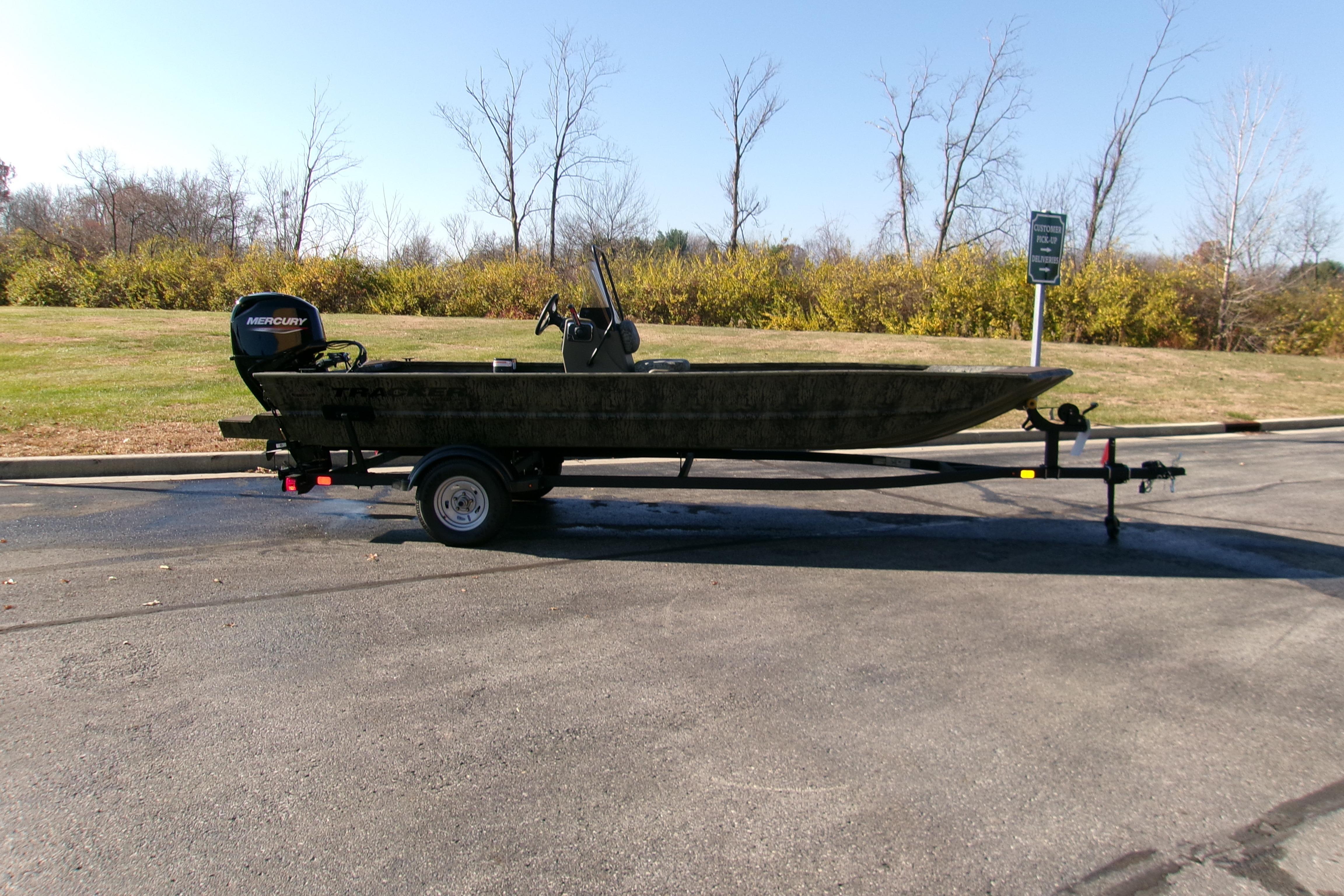 2026 Tracker Grizzly 1860 CC