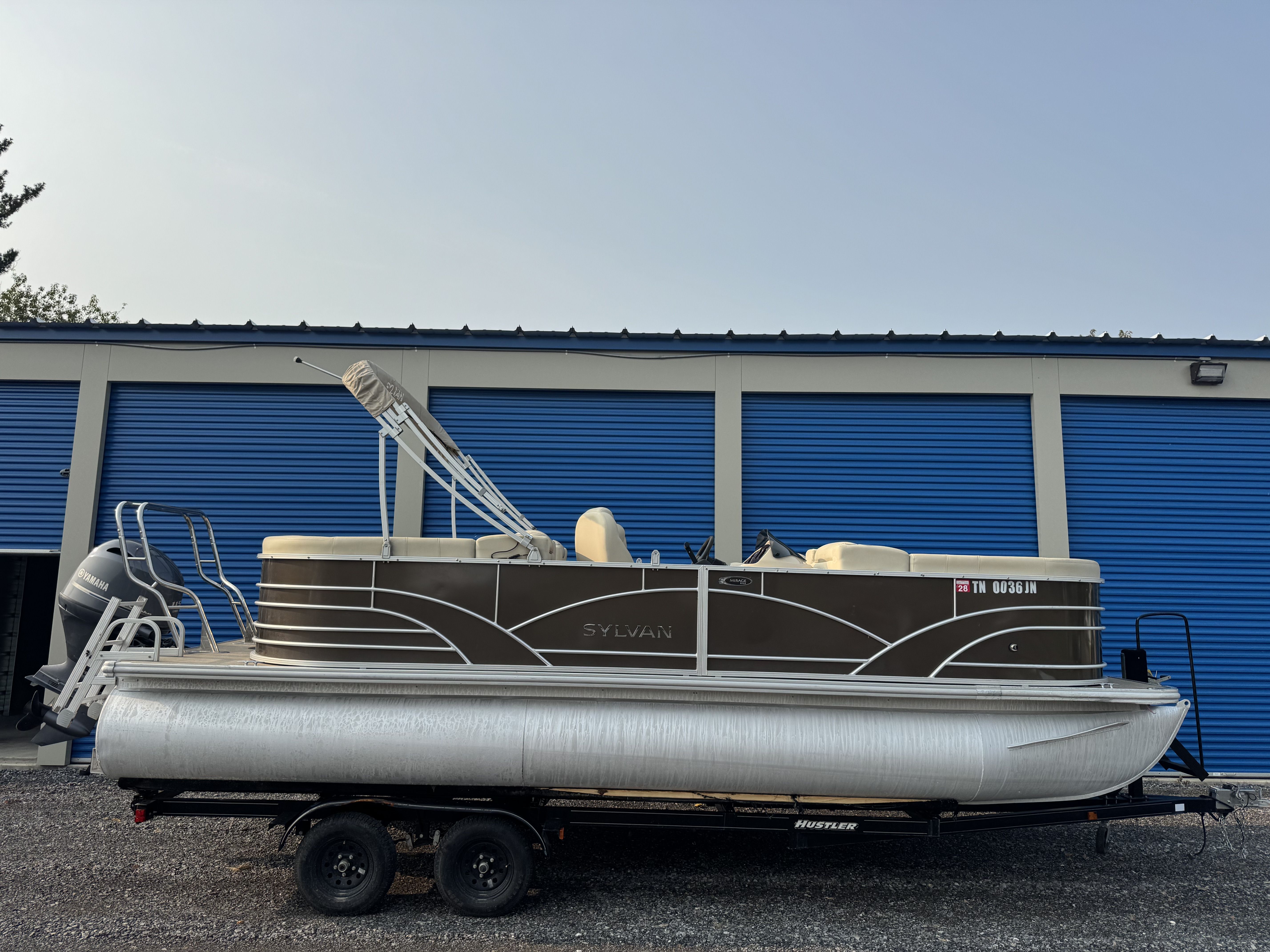 2017 Sylvan Mirage Cruise 8522 LZ