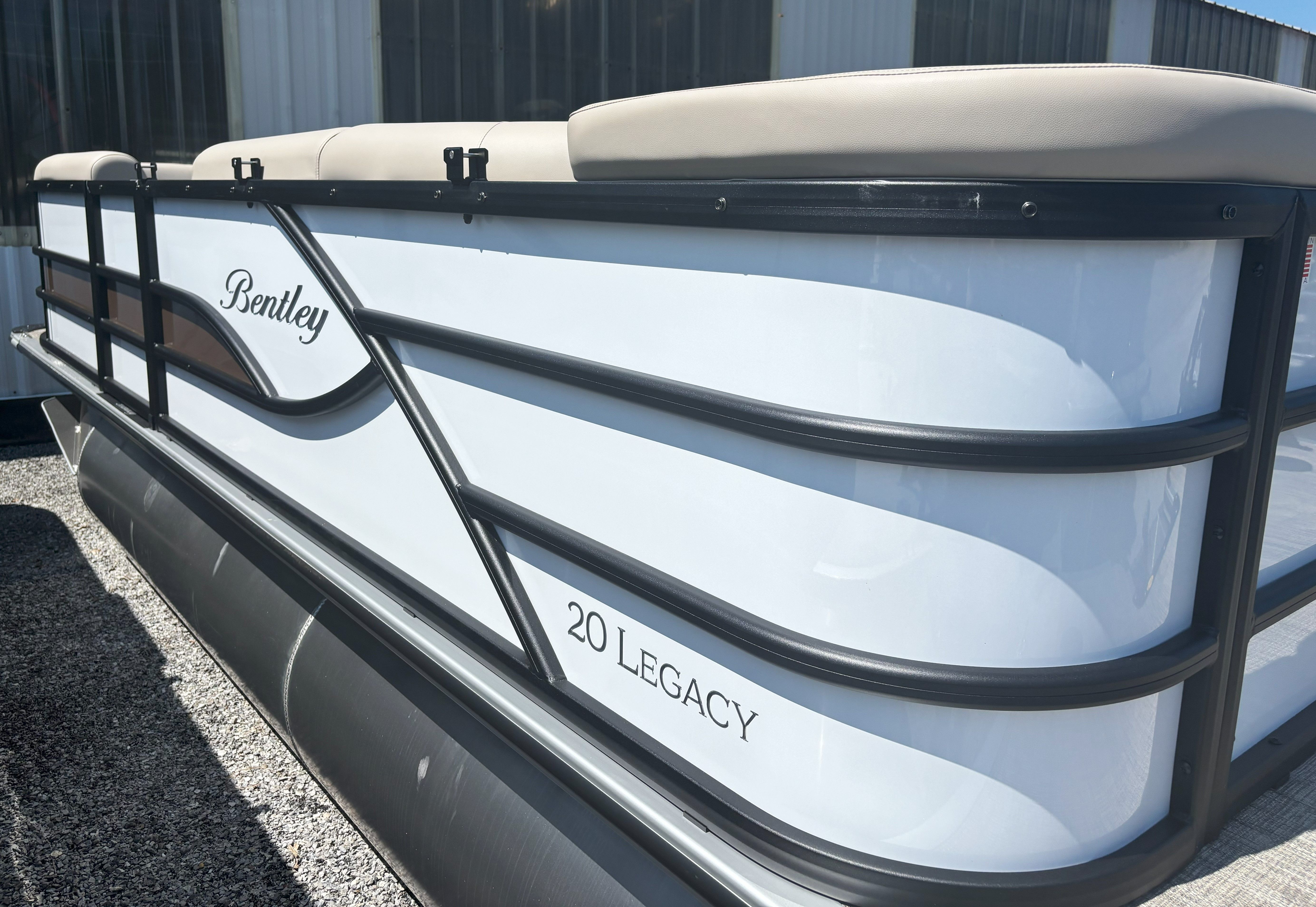 2026 Bentley Pontoons Legacy 200 Cruise