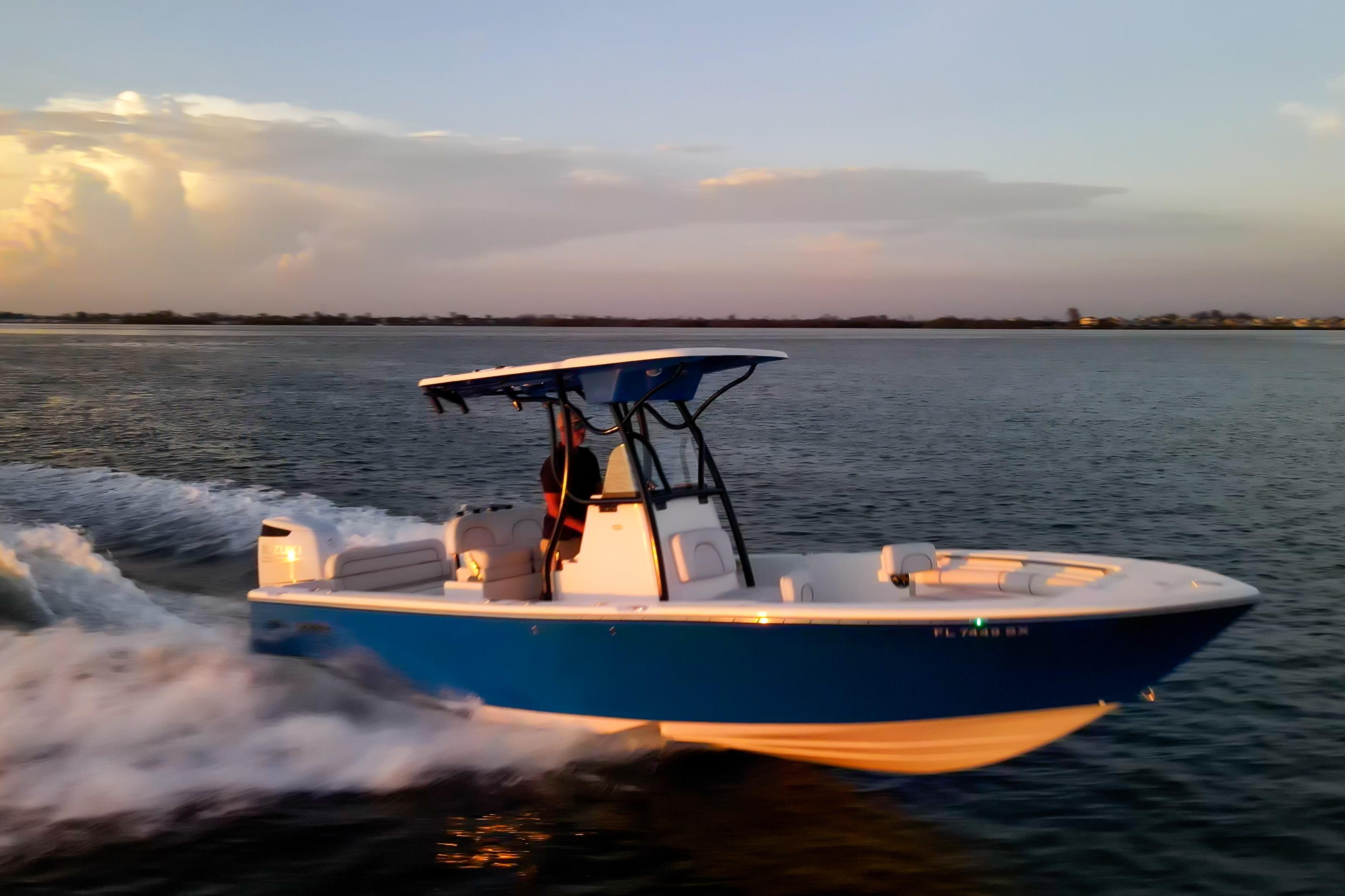 2021 Sea Born LX24 Center Console