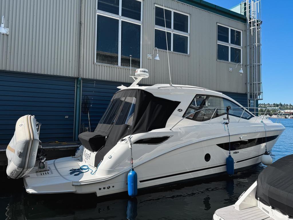 Sea Ray Sundancer 350 Coupe
