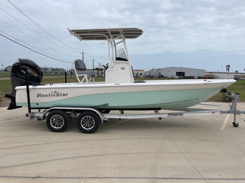 NauticStar 227XTS