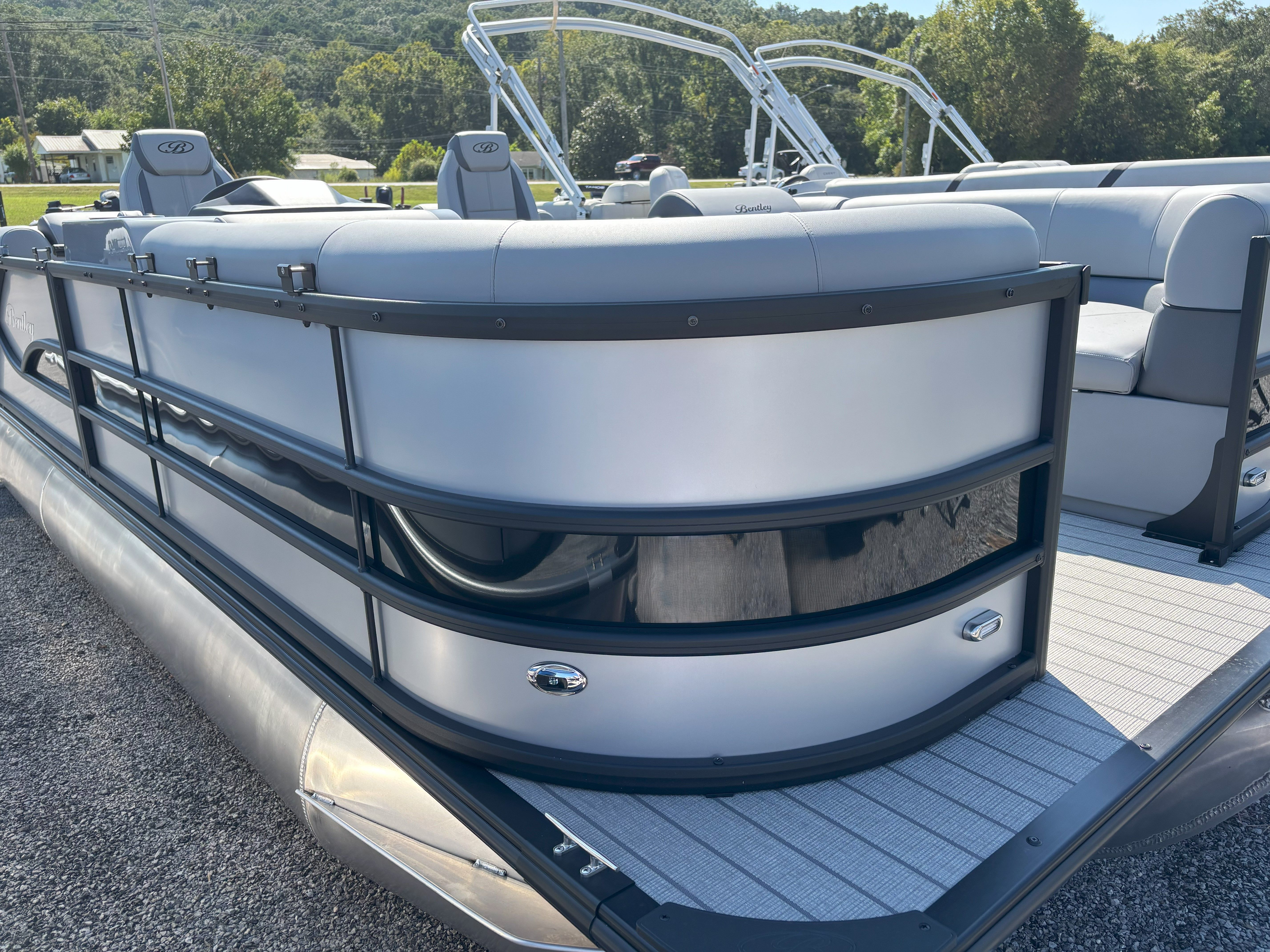 2026 Bentley Pontoons Legacy 223 Navigator