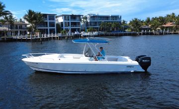 2002 Intrepid 323 Cuddy