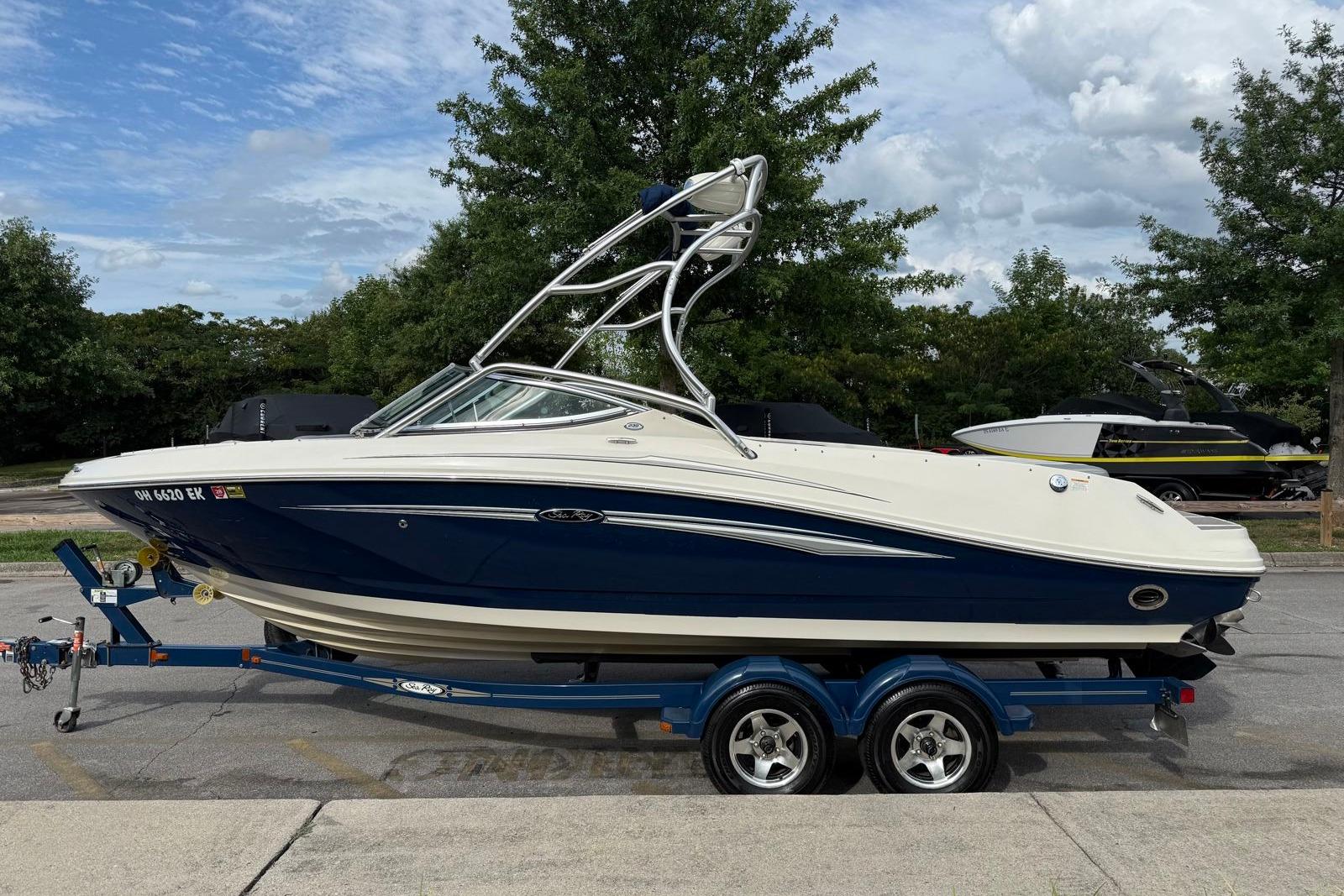 2008 Sea Ray 230 Bow Rider Select