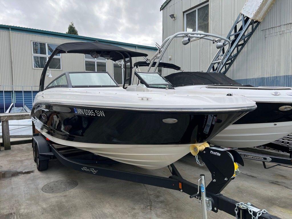 Sea Ray SPX 230