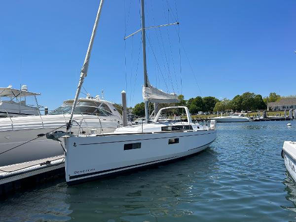 2019 Beneteau 38.1
