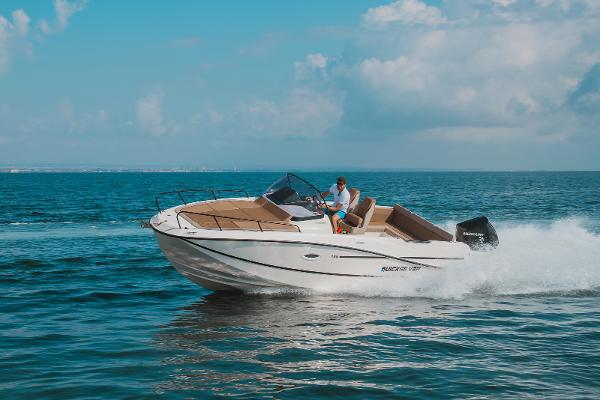 2025 Quicksilver Activ 755 Sundeck
