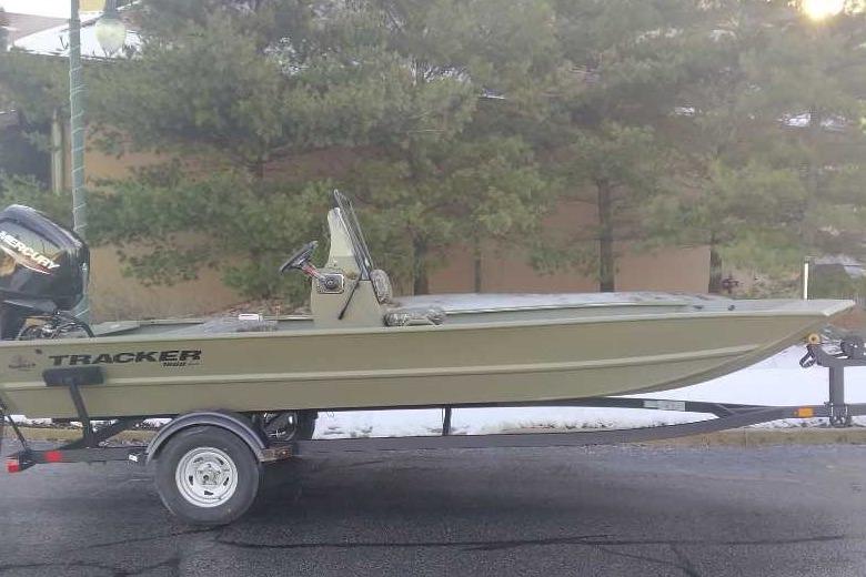 2026 Tracker Grizzly 1860 CC