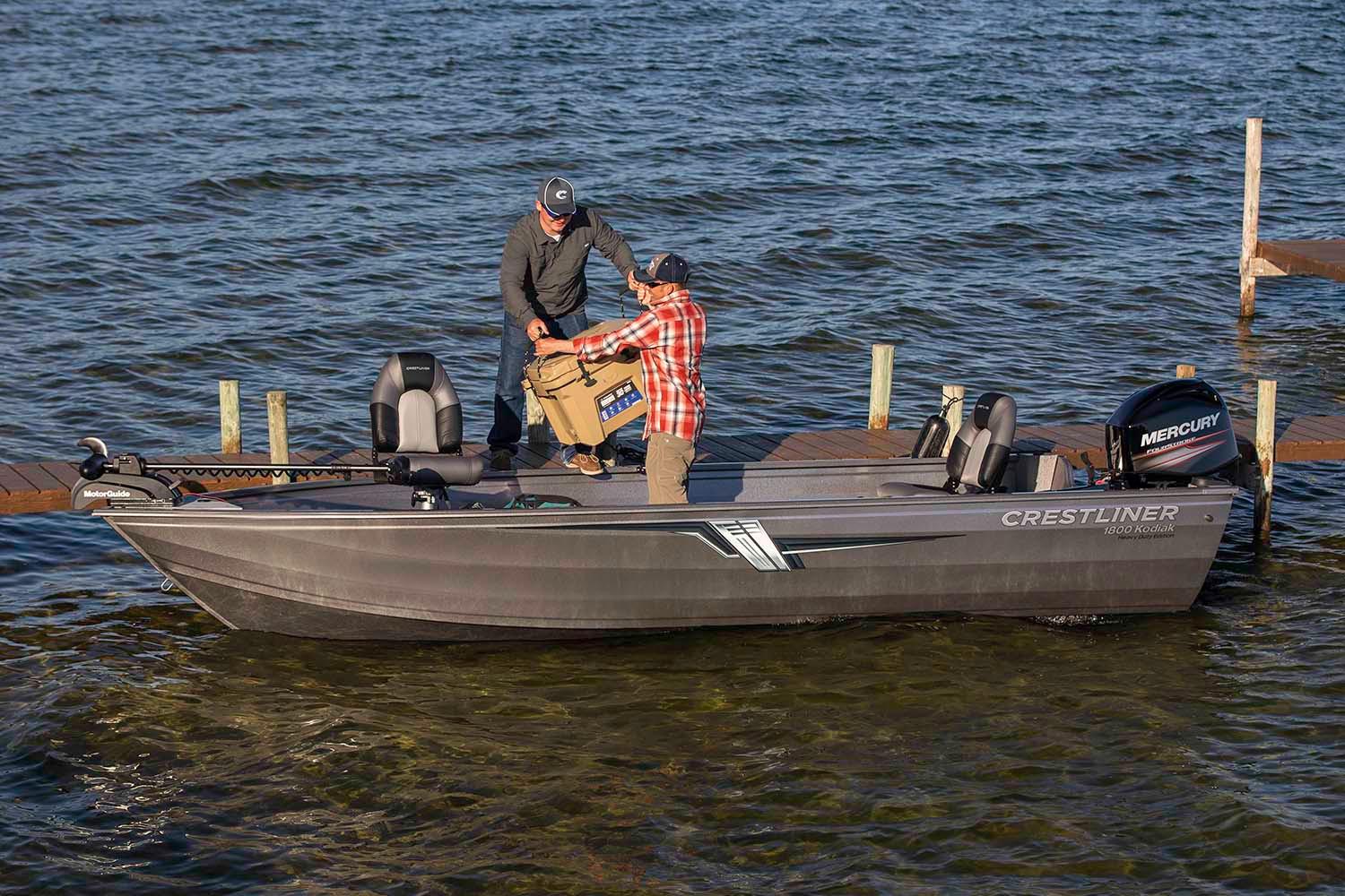 Crestliner Boat image