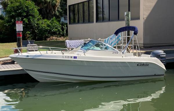 2007 Cobia 215 Dual Console