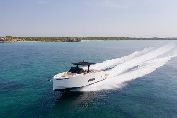 De Antonio Yachts D42