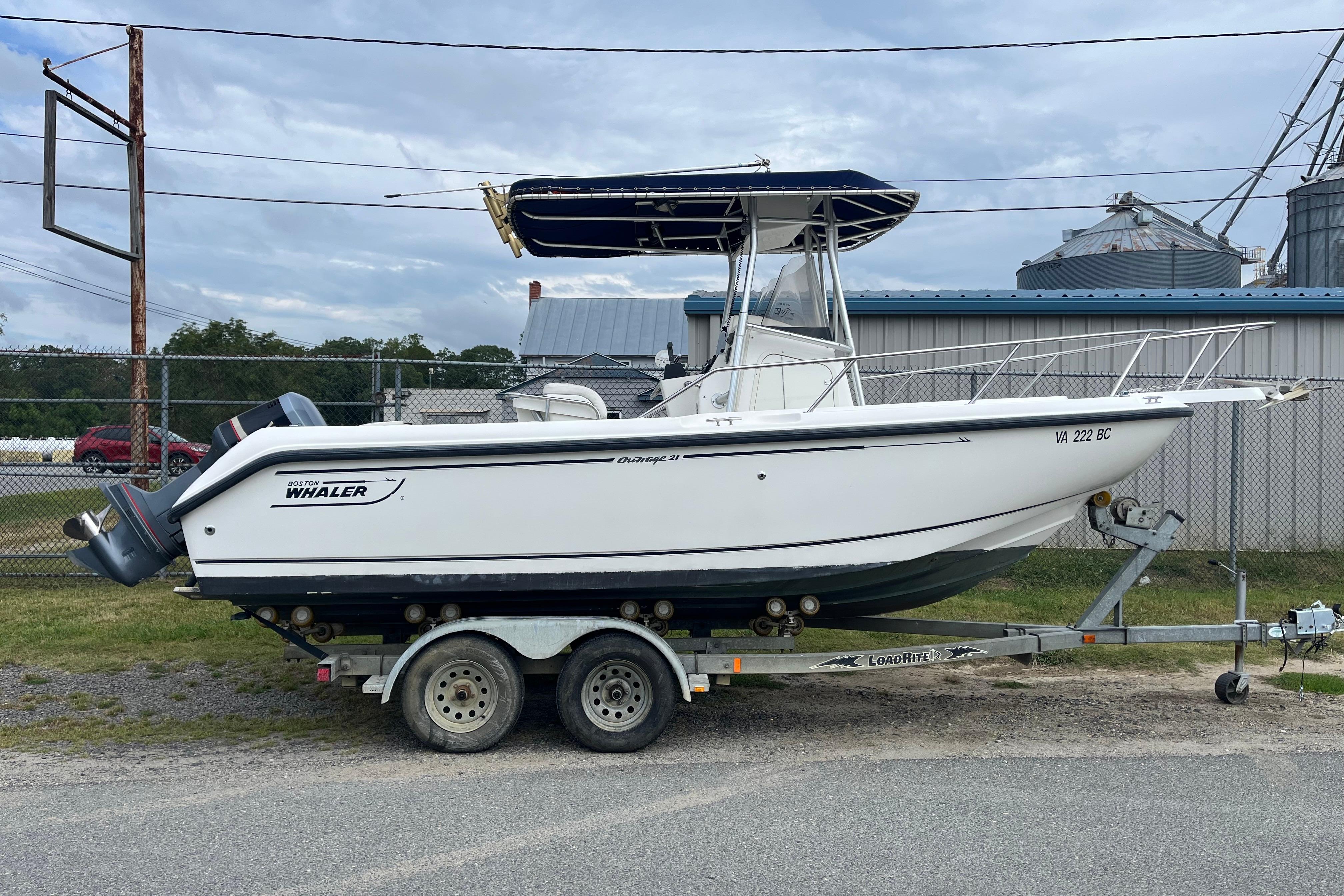 2000 Boston Whaler 21 Outrage