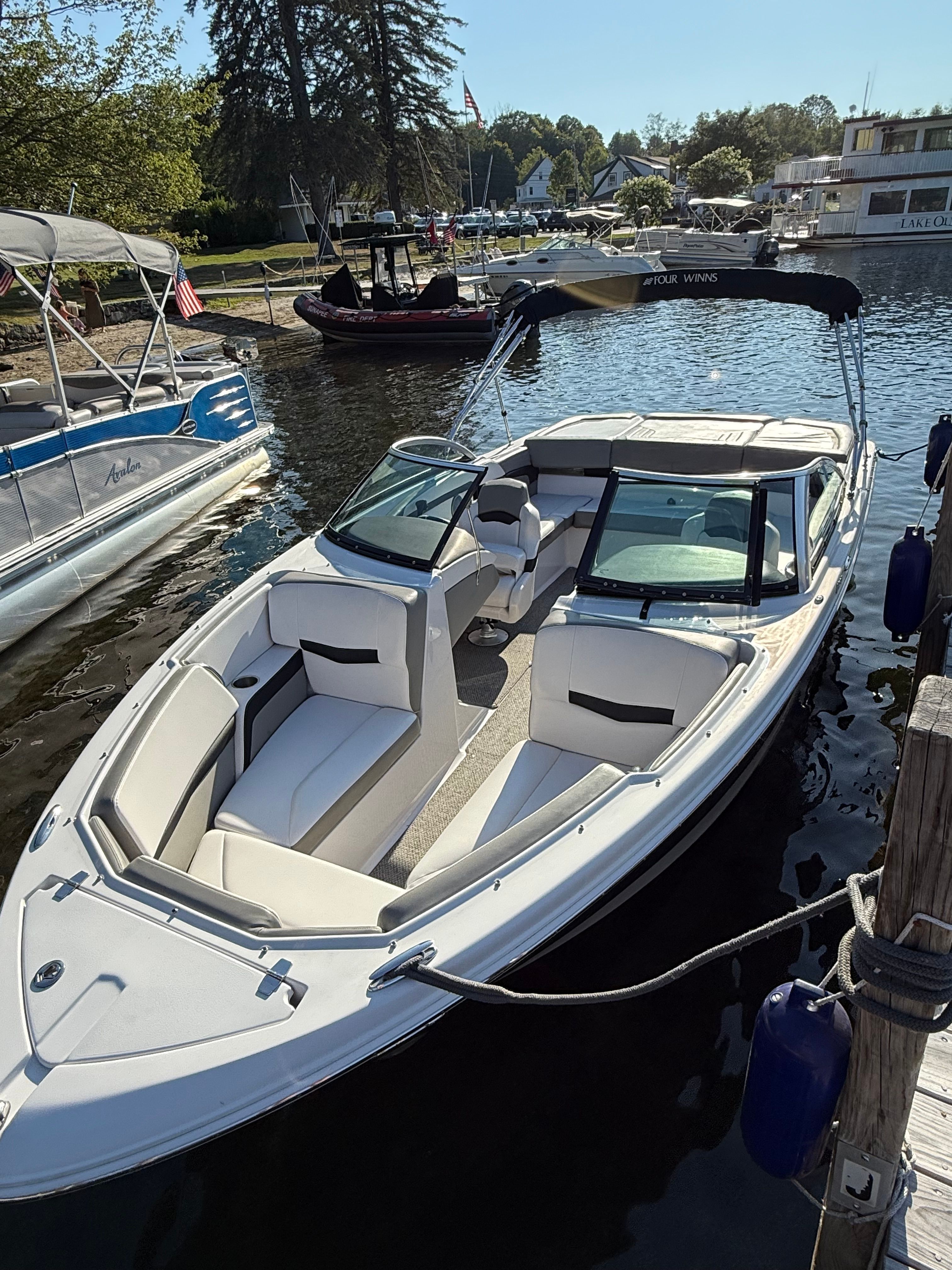 2015 Four Winns H230