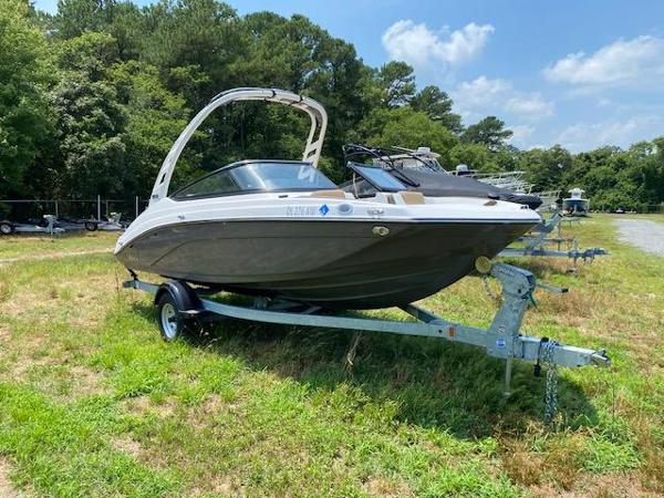 2023 Yamaha Boats 195S