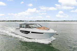 Cruisers Yachts 42 Cantius