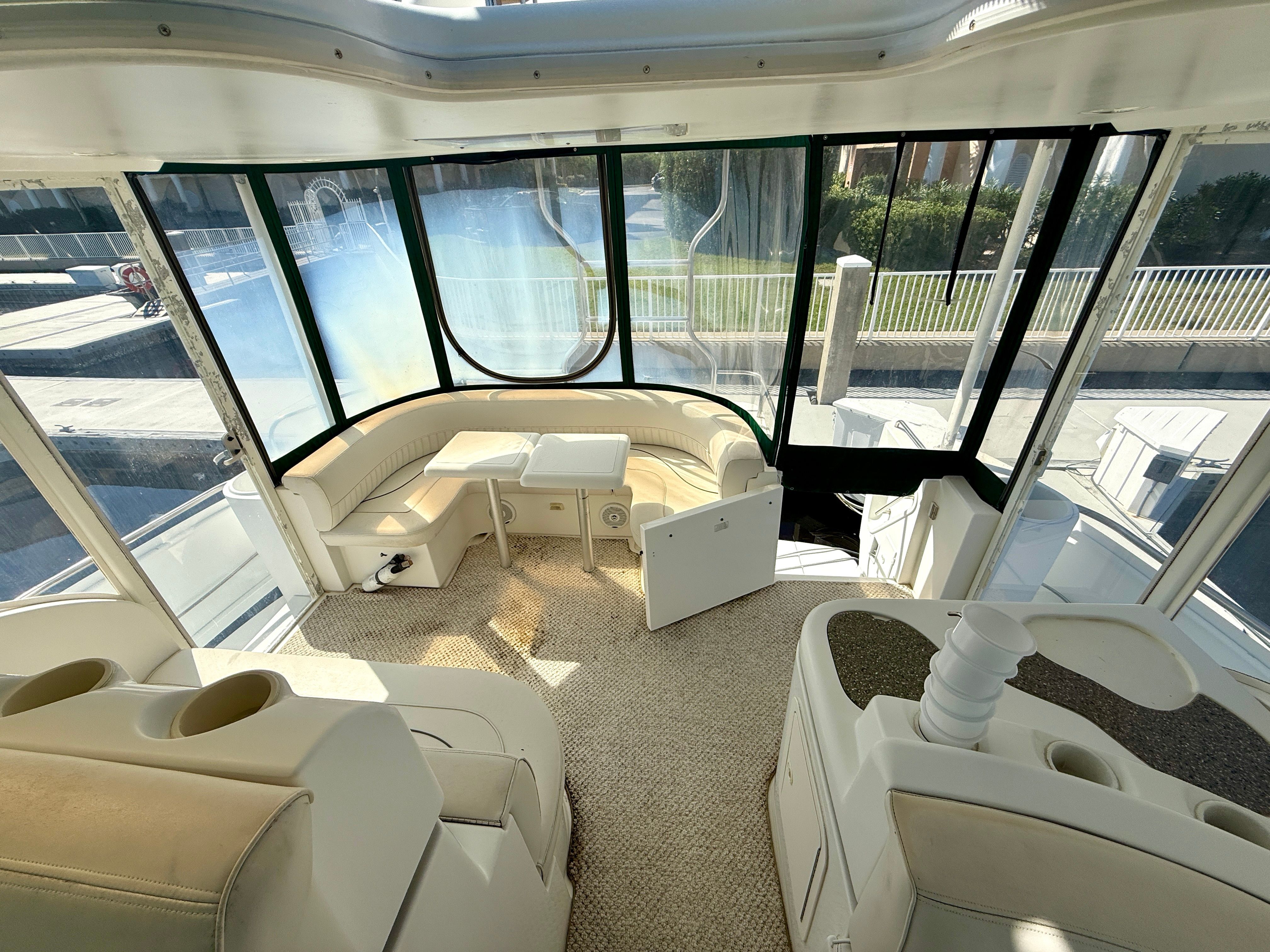 2001 Cruisers Yachts 4450 Express Motoryacht