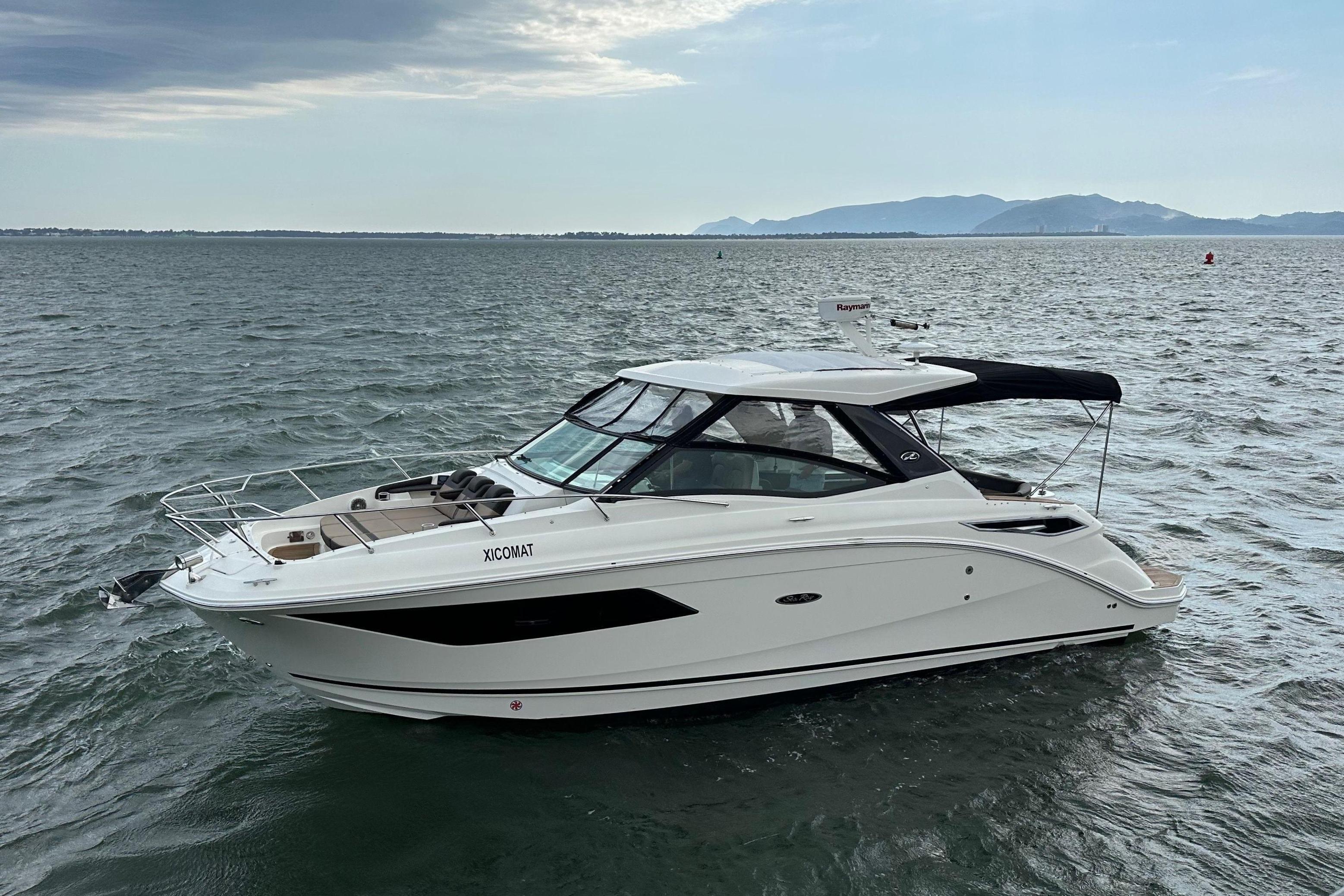 2017 Sea Ray 320 Sundancer
