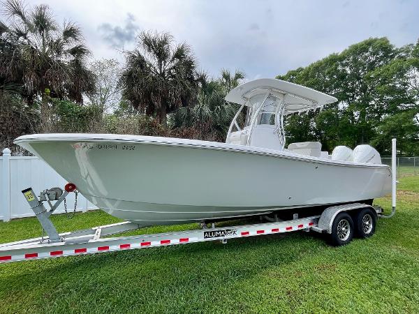 2022 Front Runner 26 Center Console