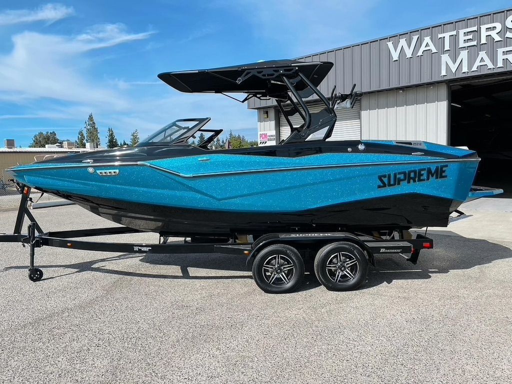 2022 Supreme ZS212