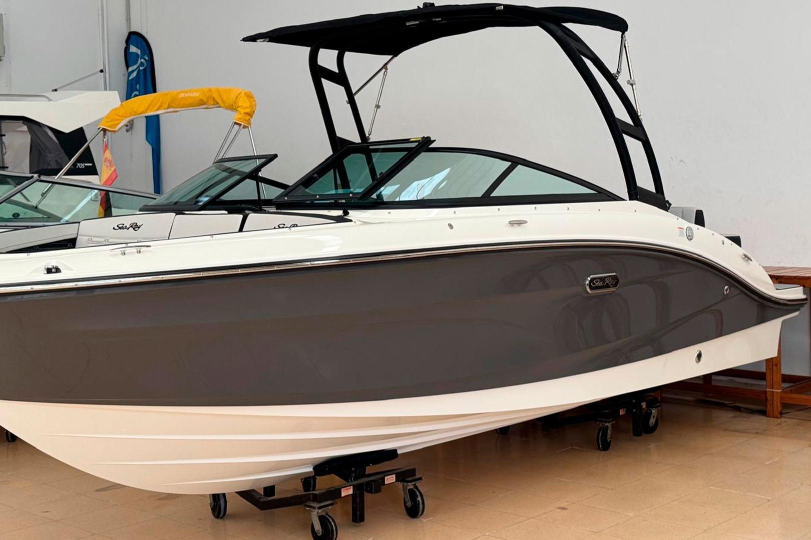 2026 Sea Ray SPX 210