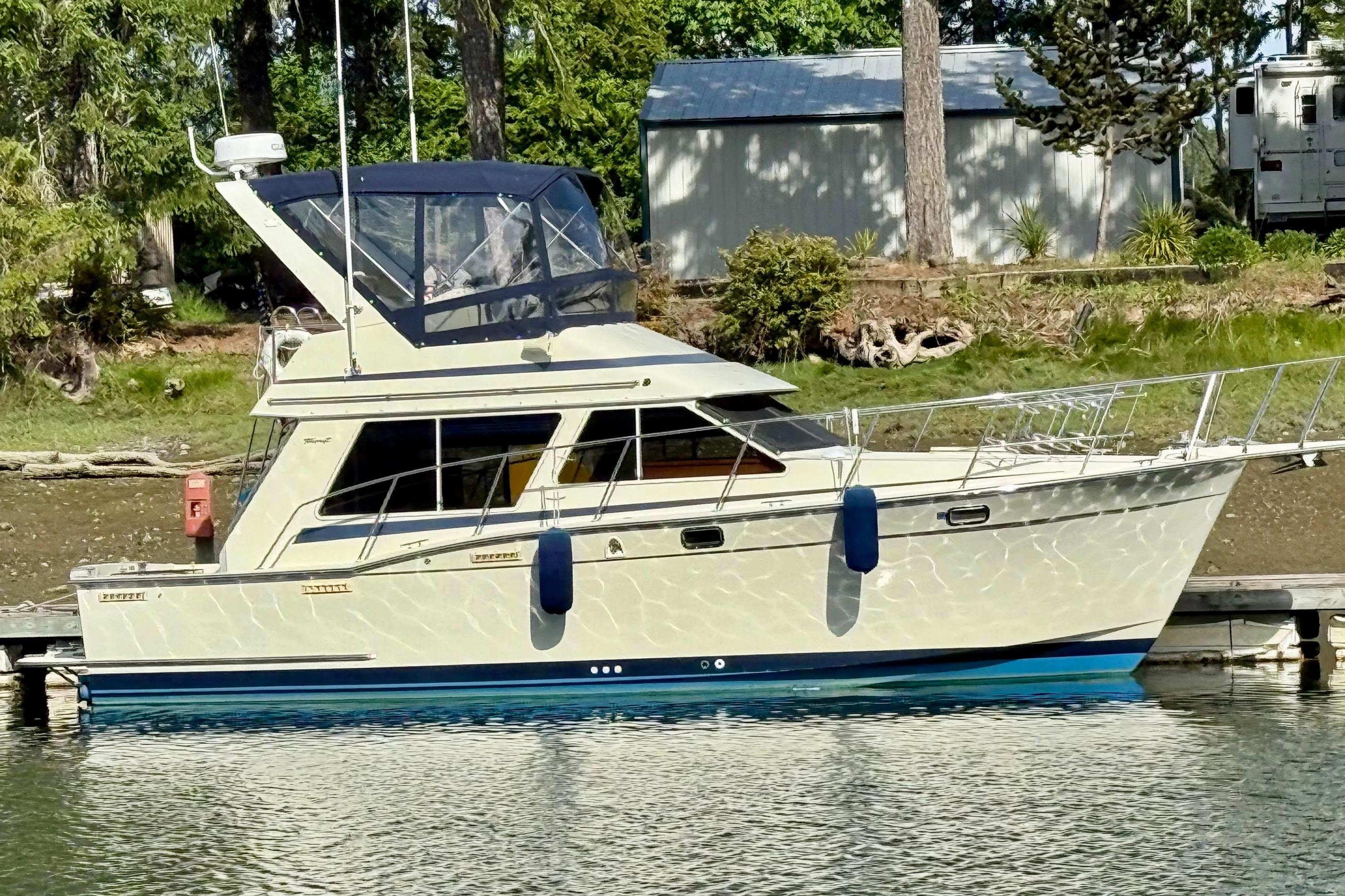 1989 Tollycraft 34 Sport Sedan