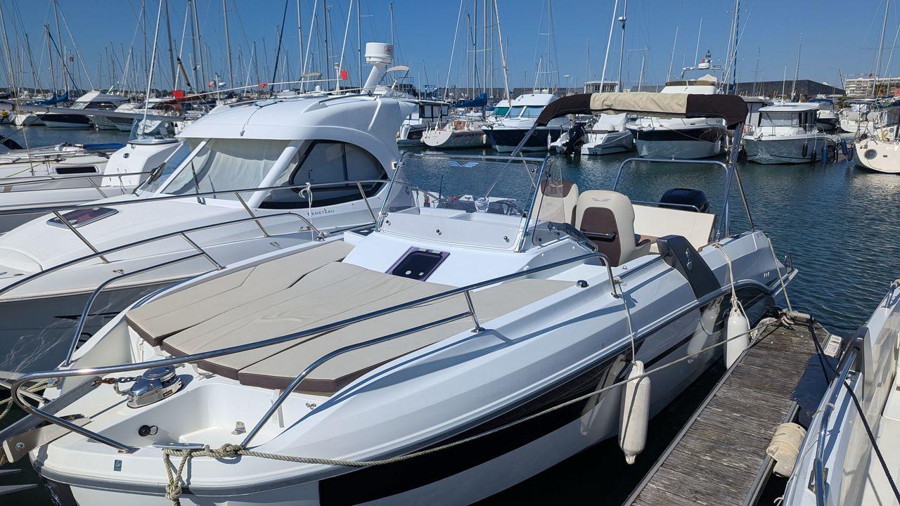 2017 Beneteau Flyer 7.7 Sundeck
