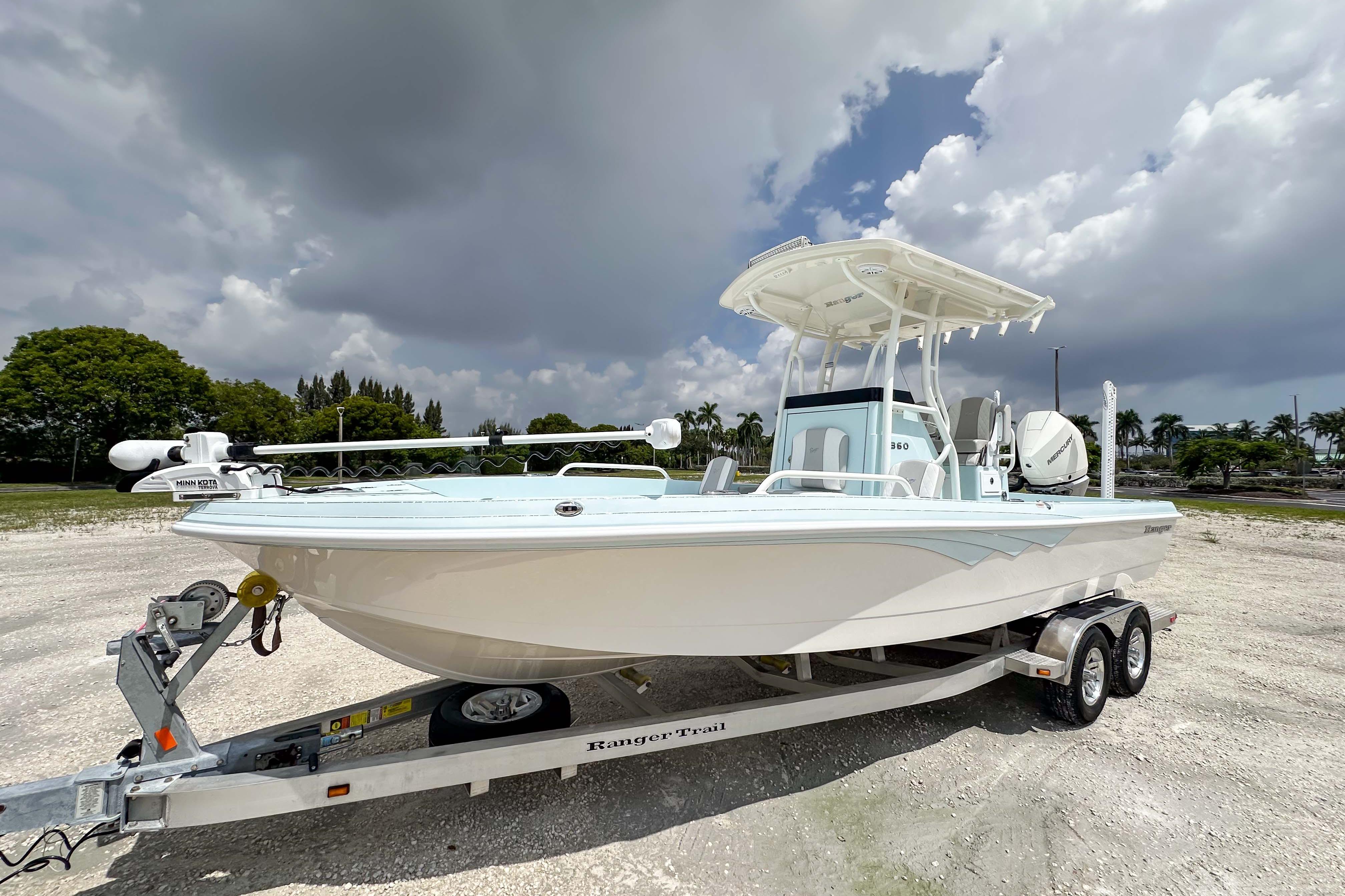 2025 Ranger 2360 Bay