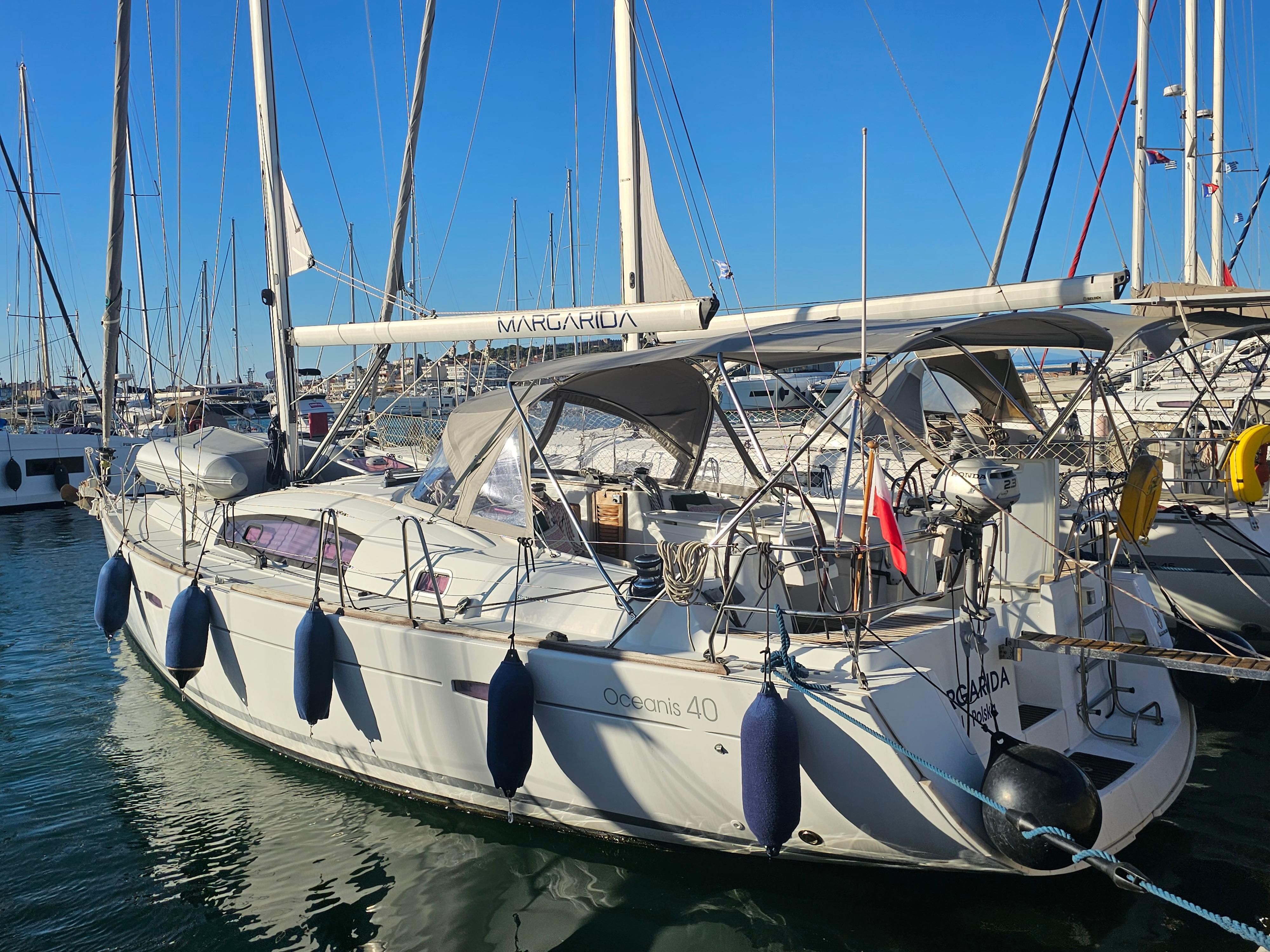 2010 Beneteau Oceanis 40