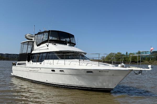 1994 Bayliner 4587