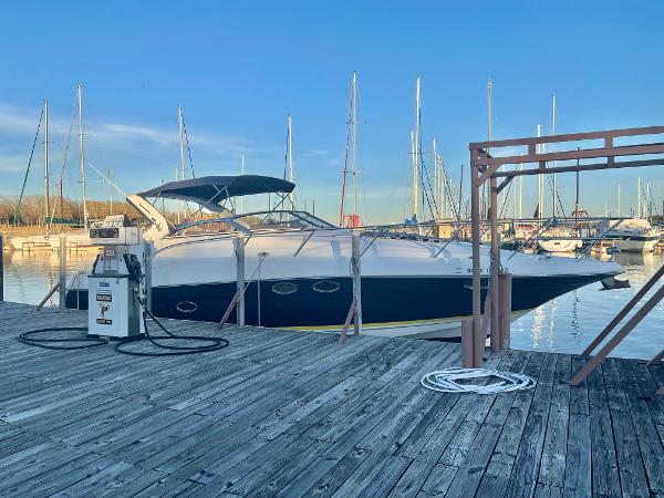 2004 Regal 35 commadore