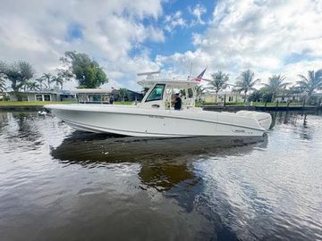 2016 Boston Whaler 350 Outrage