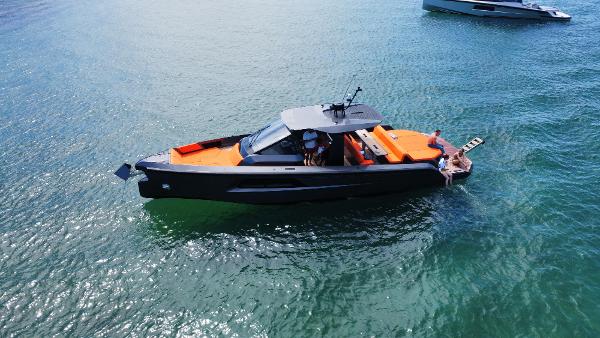 2025 Maori 46 Hard Top