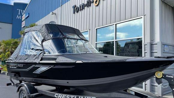 2023 Crestliner 1750 Fish Hawk SC Jumpseat Fishing Boat