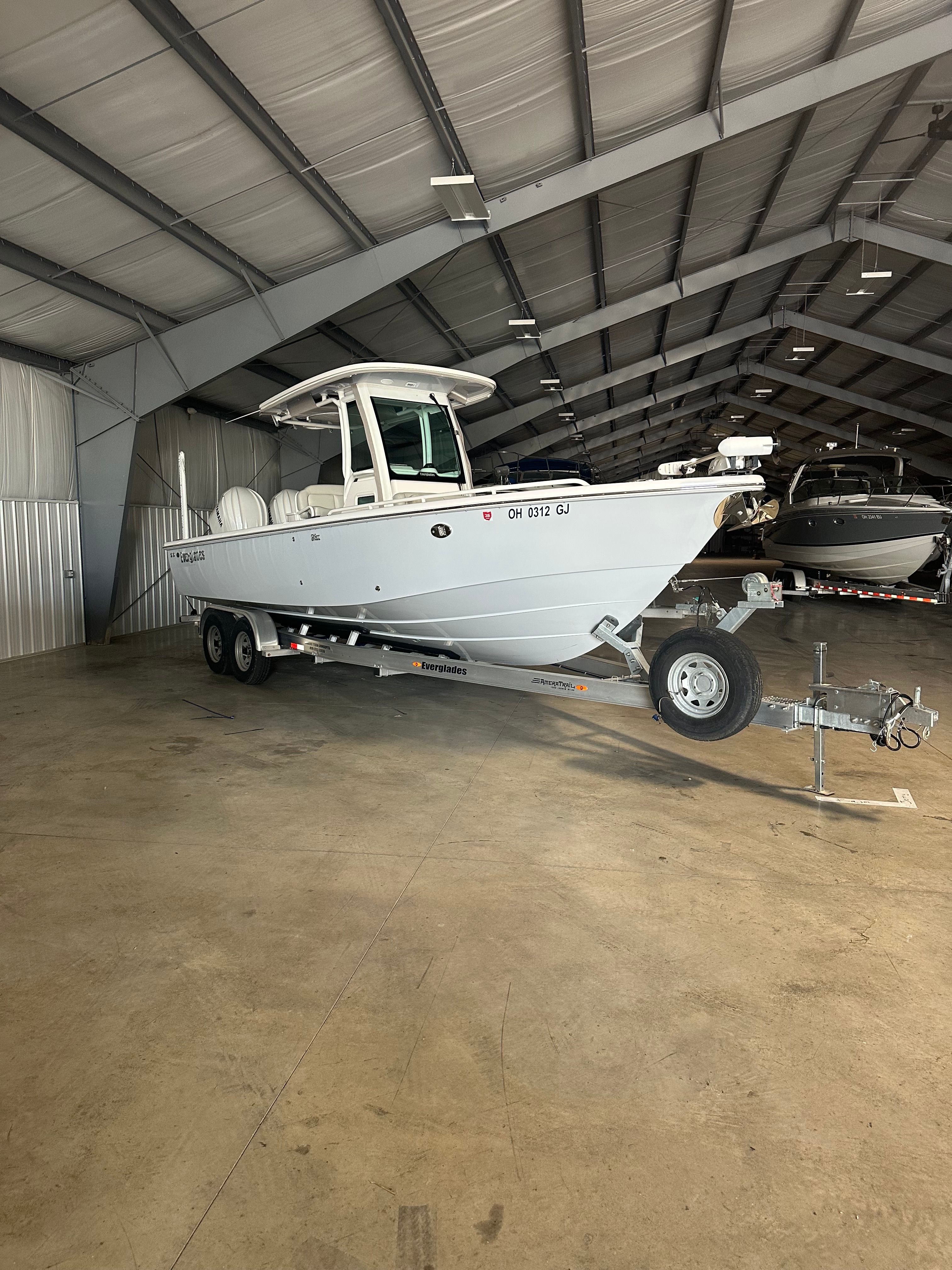 2022 Everglades 273 Center Console