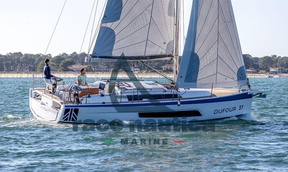 2025 Dufour 37