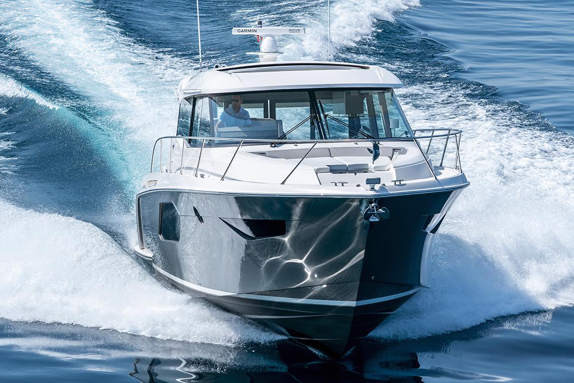 Tiara Yachts Boat image