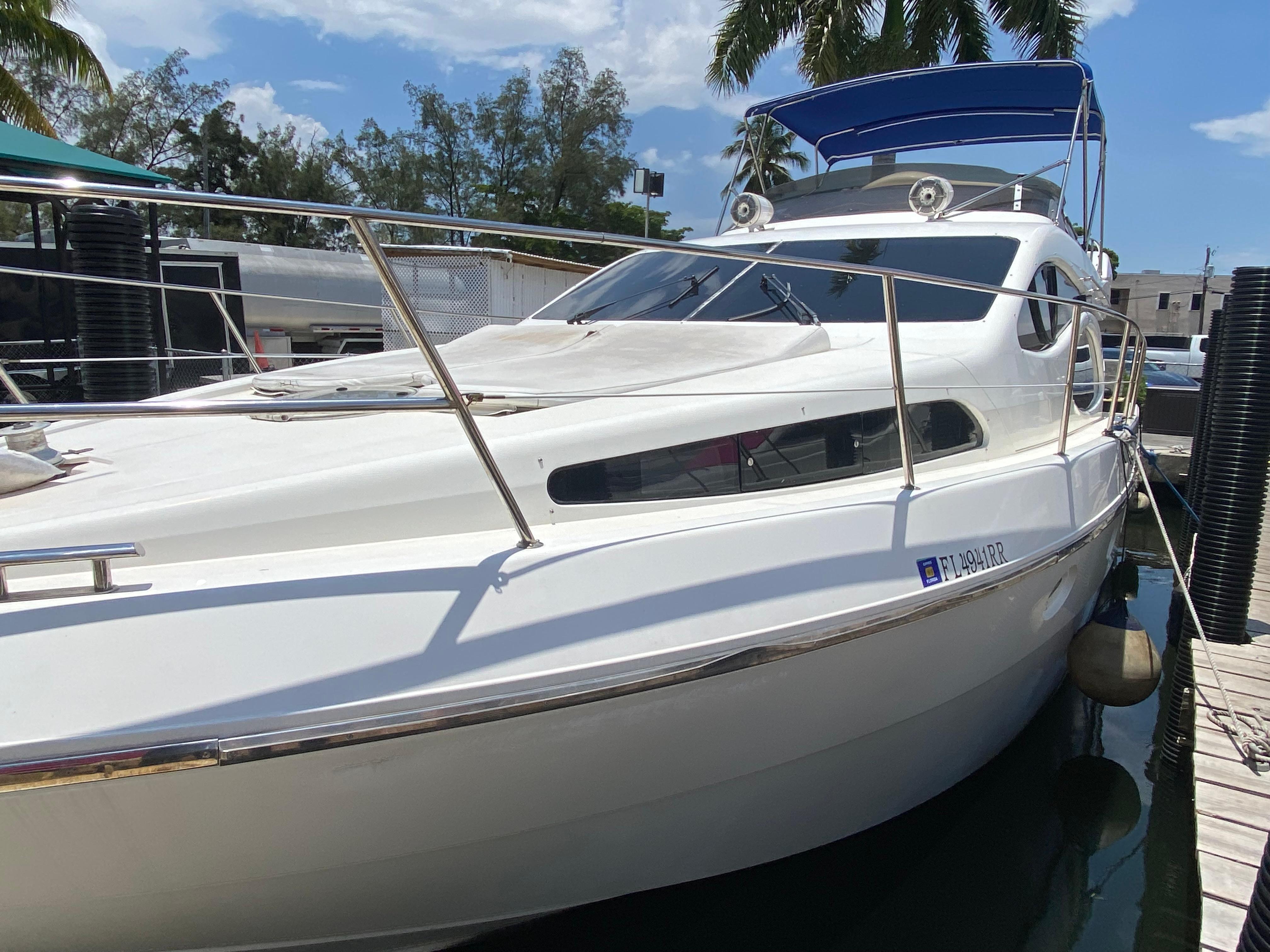 2000 Azimut 46