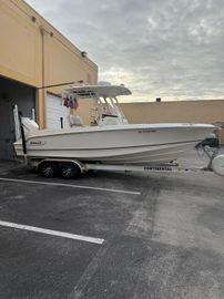 2017 Boston Whaler 230 Outrage