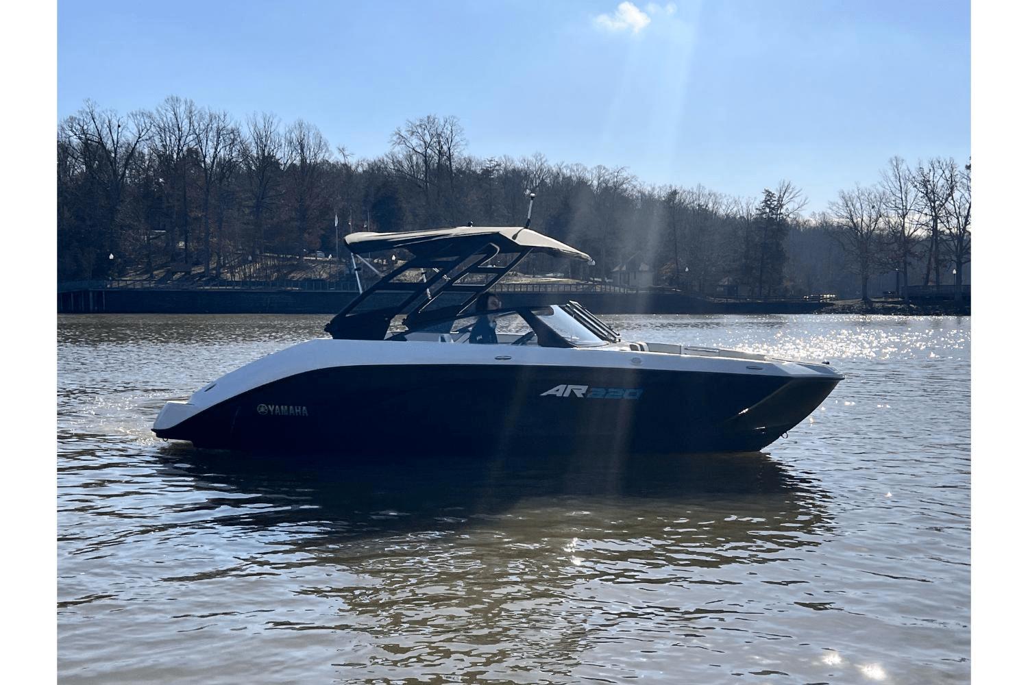 2025 Yamaha Boats AR220