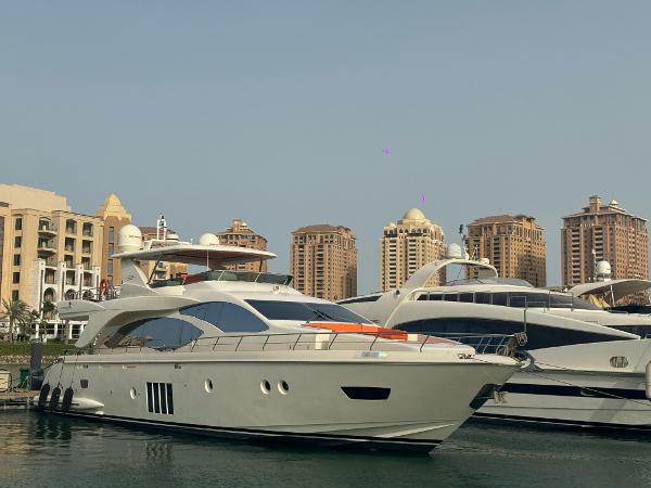 2009 Azimut 82