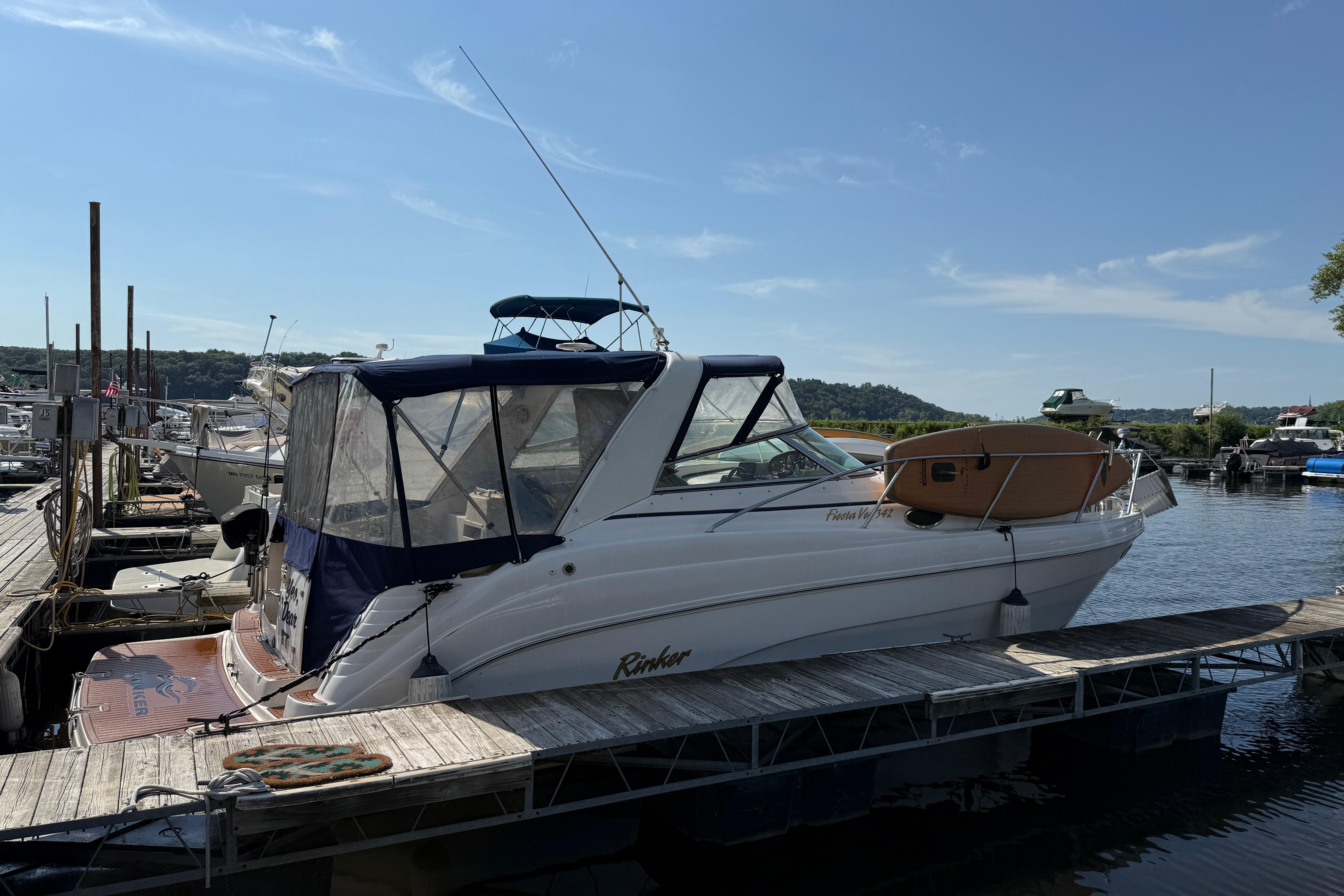2002 Rinker 342 Fiesta Vee